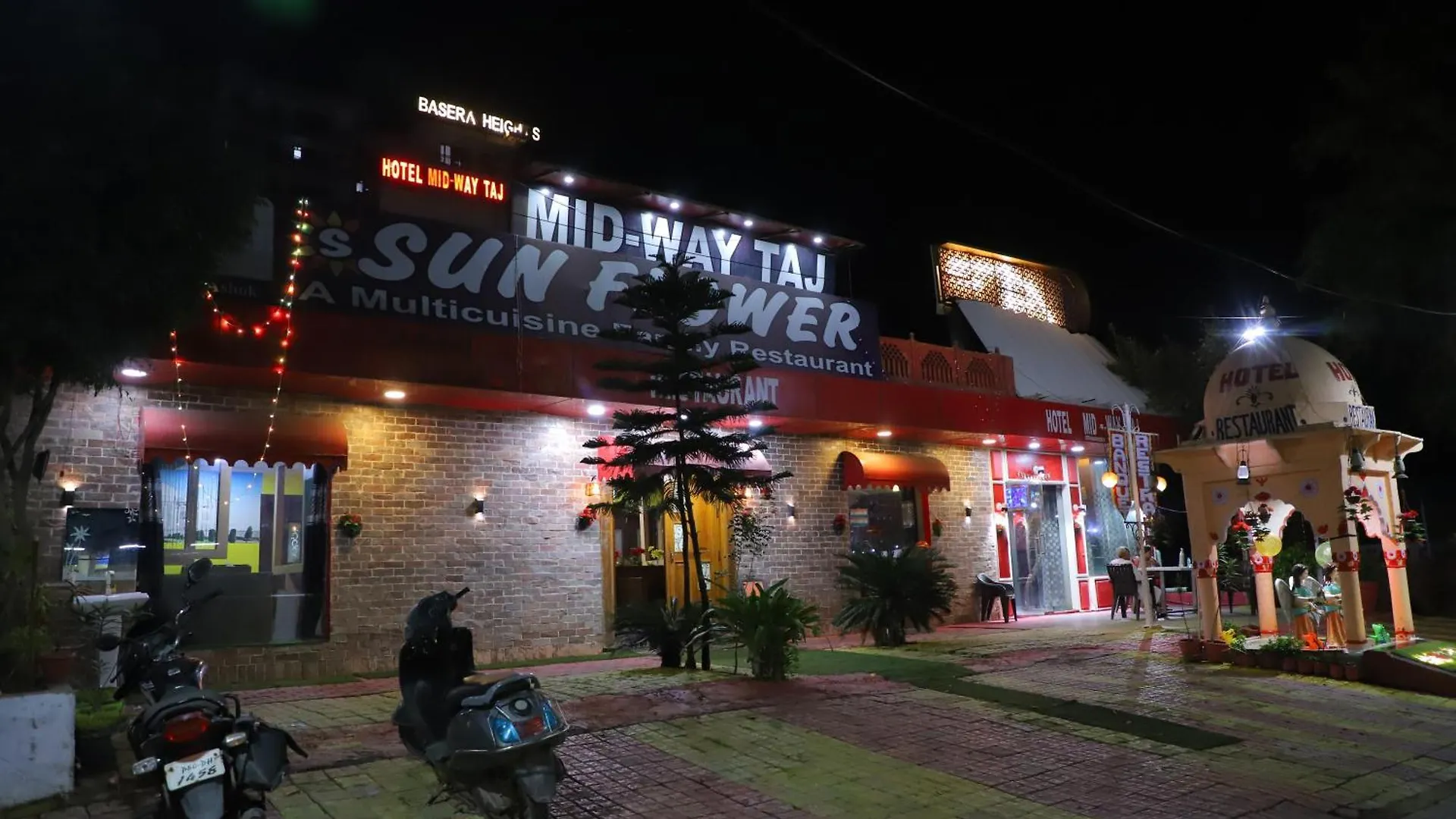 Hotel Midway Taj Agra
